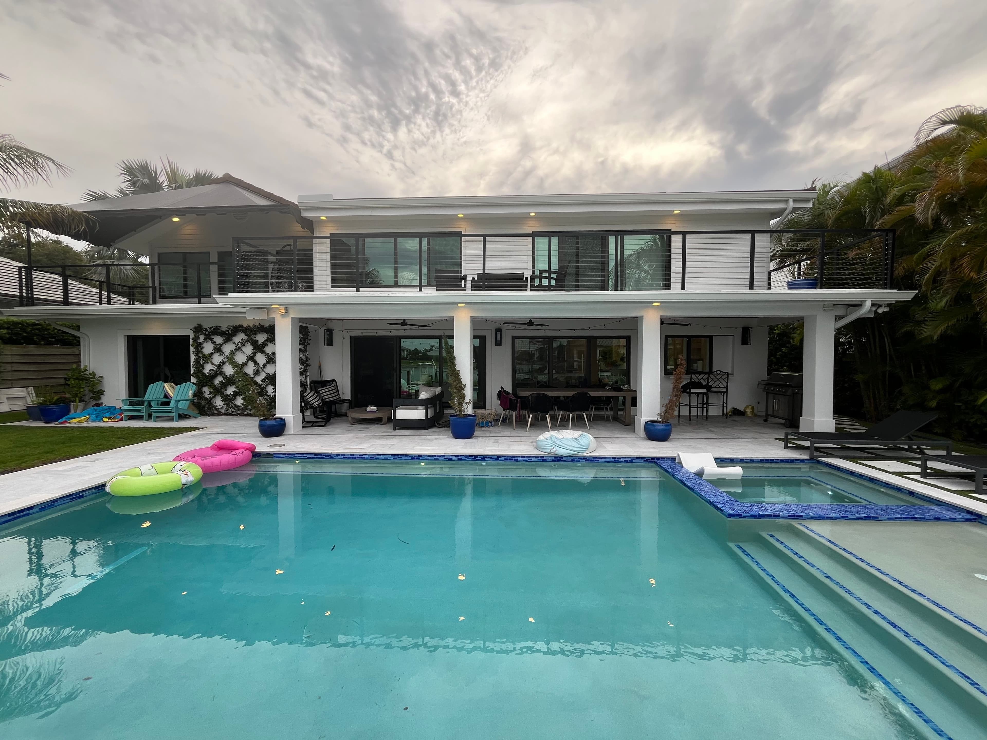 Project Quarterly Window Cleaning That Keeps Homes Looking Sharp image