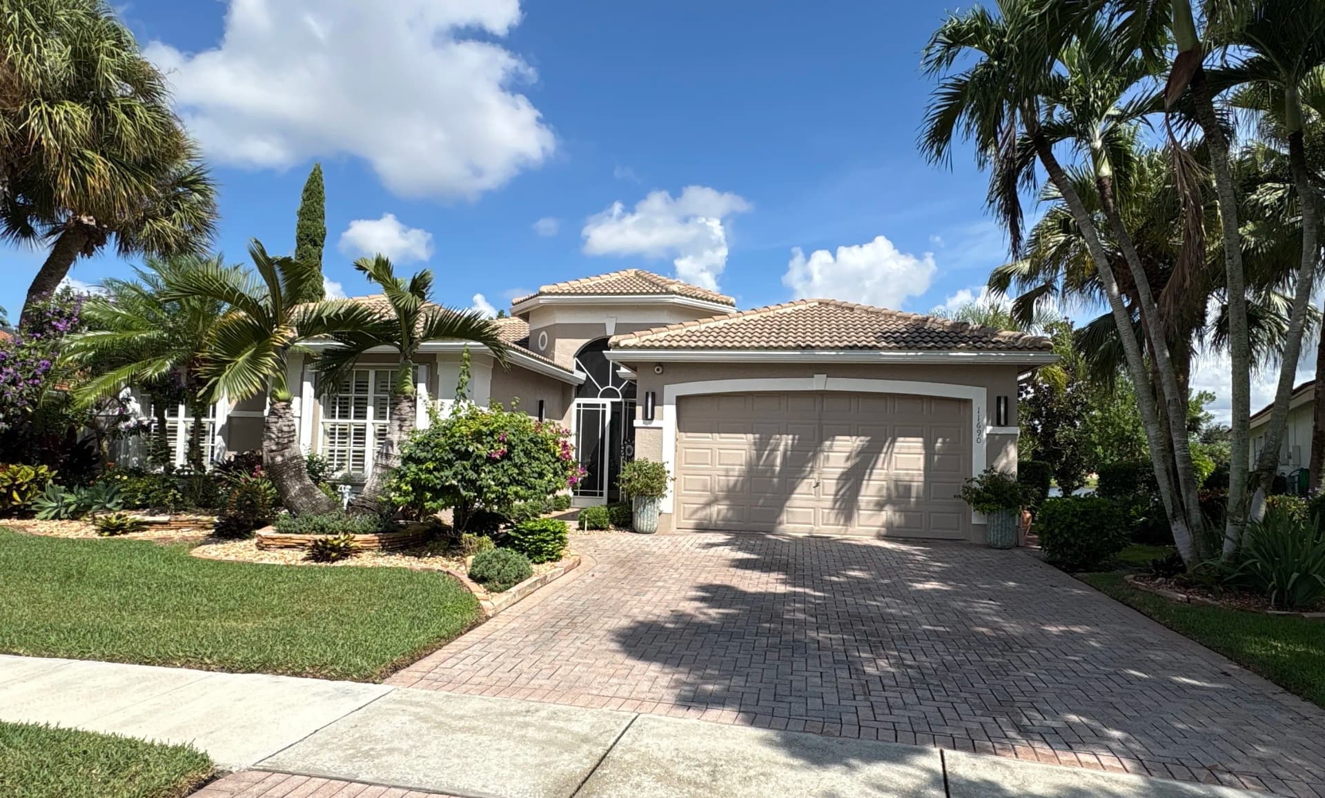 Gallery photos for Exterior Window Cleaning Across Palm Beach Gardens, Jupiter and Beyond: Image #4