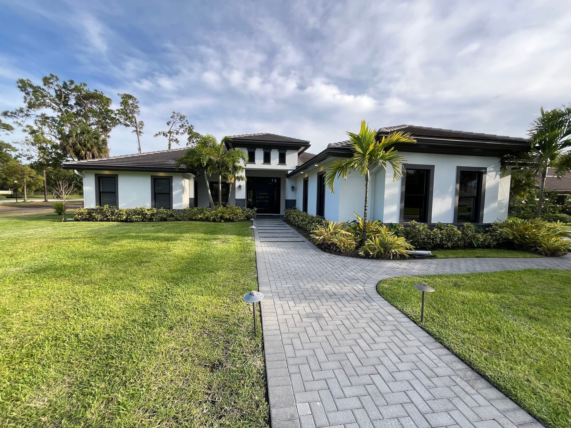 West Palm Beach Homes Deserve Spotless Windows Inside and Out image