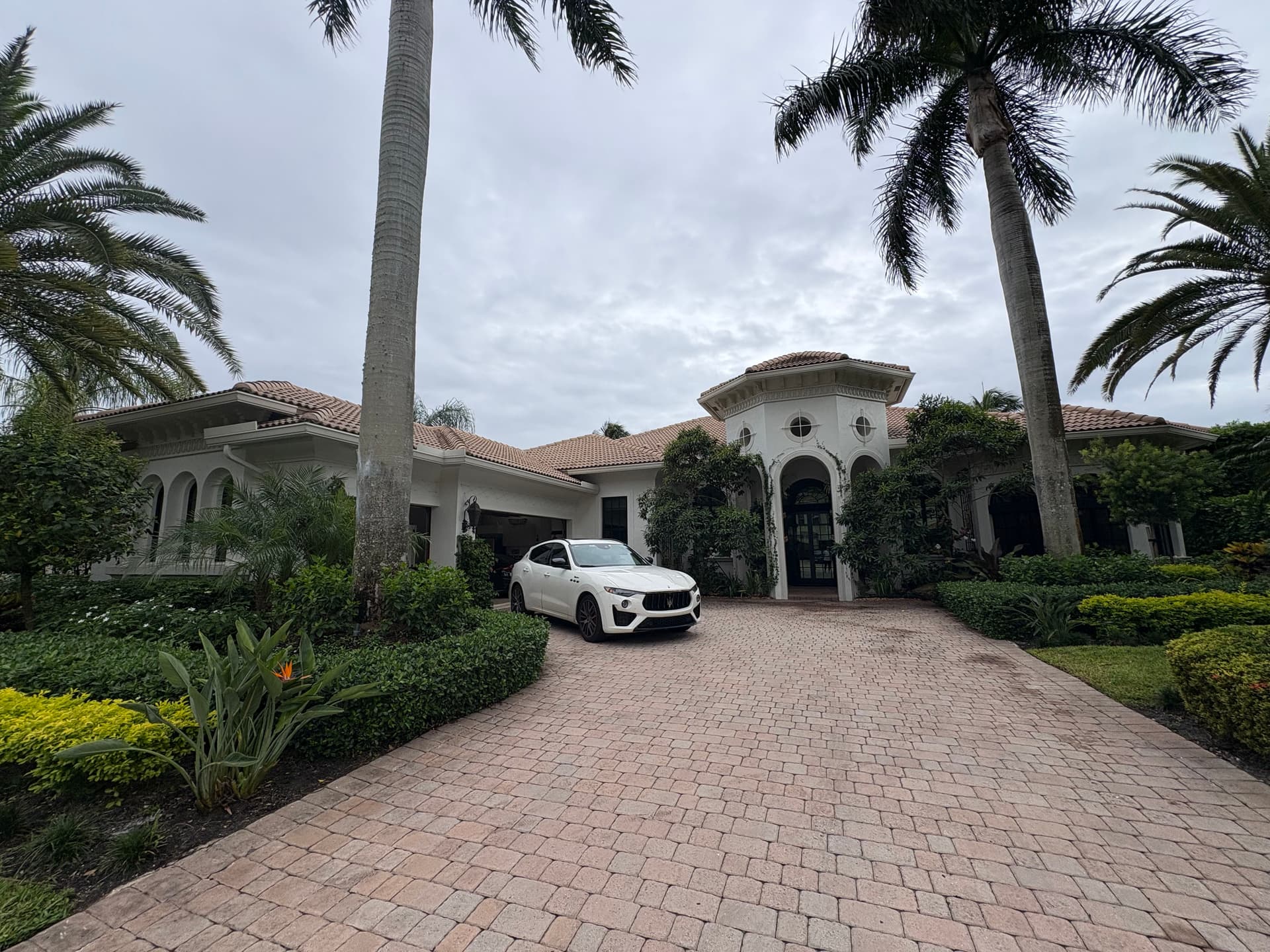Exterior Window Cleaning, Pressure Washing, and Gutter Cleaning on a Florida Estate image