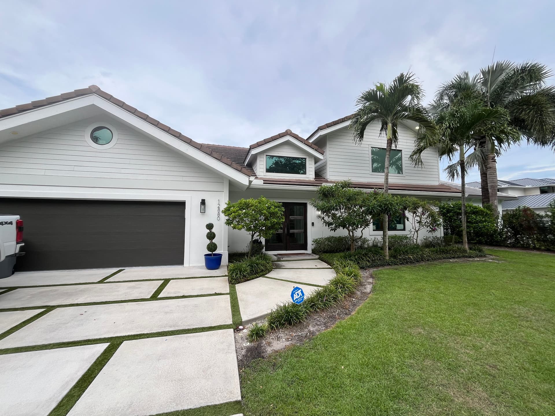 Gallery photos for Quarterly Window Cleaning That Keeps Homes Looking Sharp: Image #1