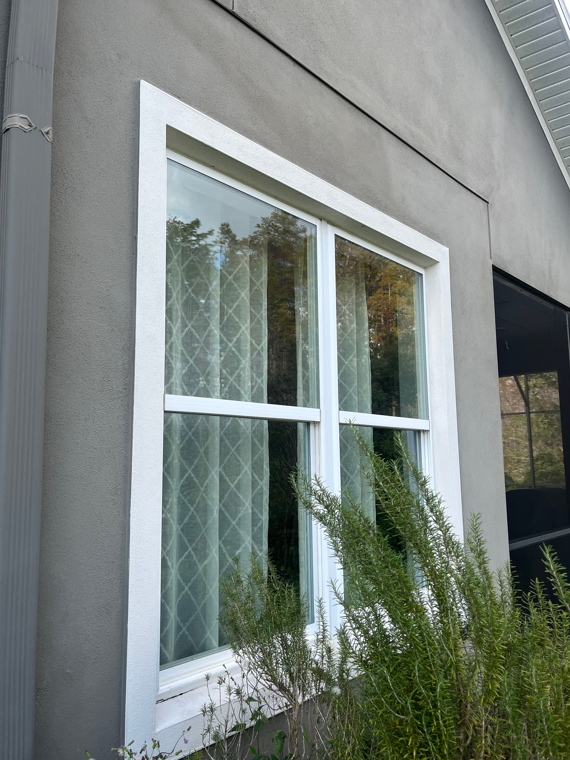 Gallery photos for Clean Windows Make a Well-kept Home Stand Out: Image #1