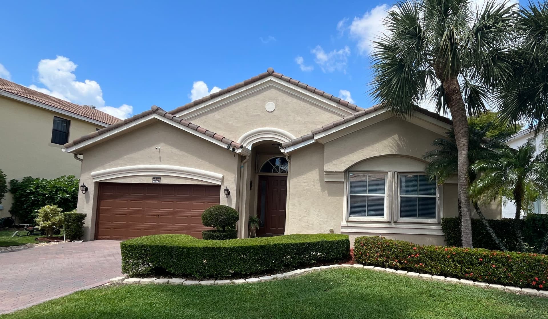 Gallery photos for Algae and Hard Water Spots No Match for Professional Window Cleaning: Image #1