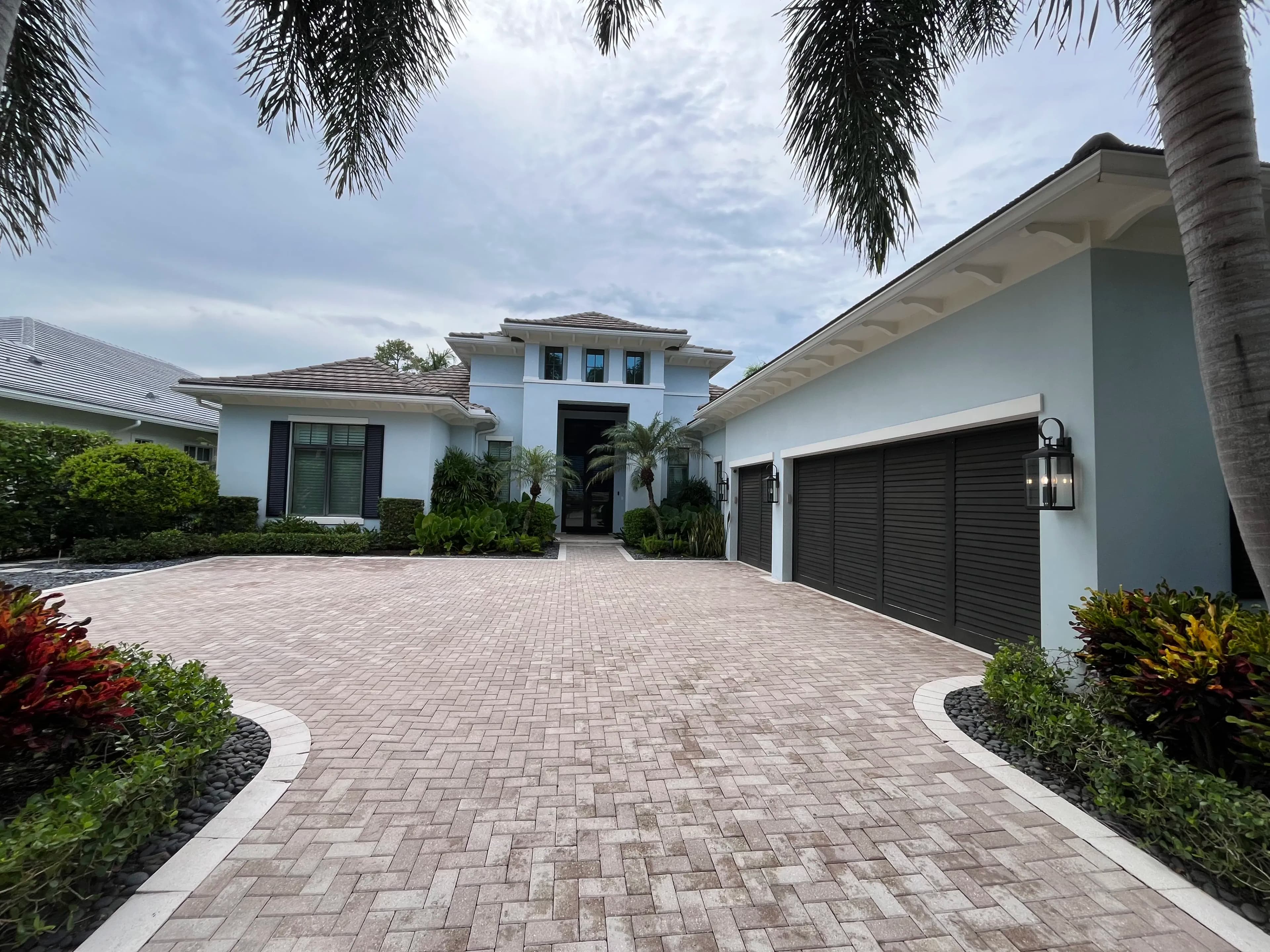 Project Window Cleaning at an Old Palm Home in Palm Beach Gardens image