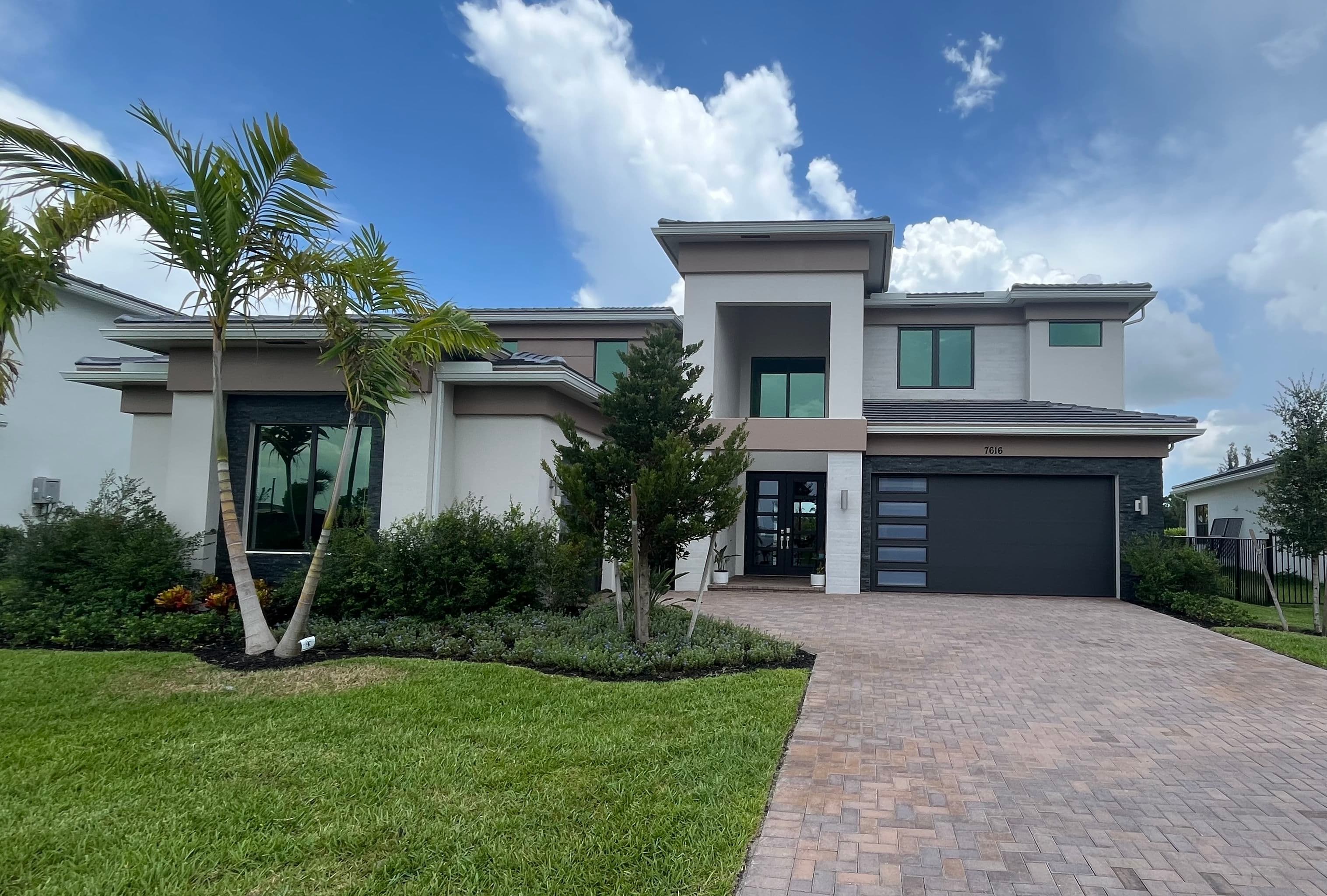 Project Exterior Window Cleaning for a Beautiful New Home image