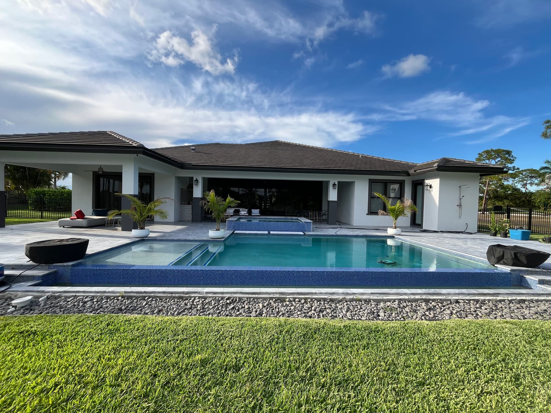 Gallery photos for West Palm Beach Homes Deserve Spotless Windows Inside and Out: Image #1