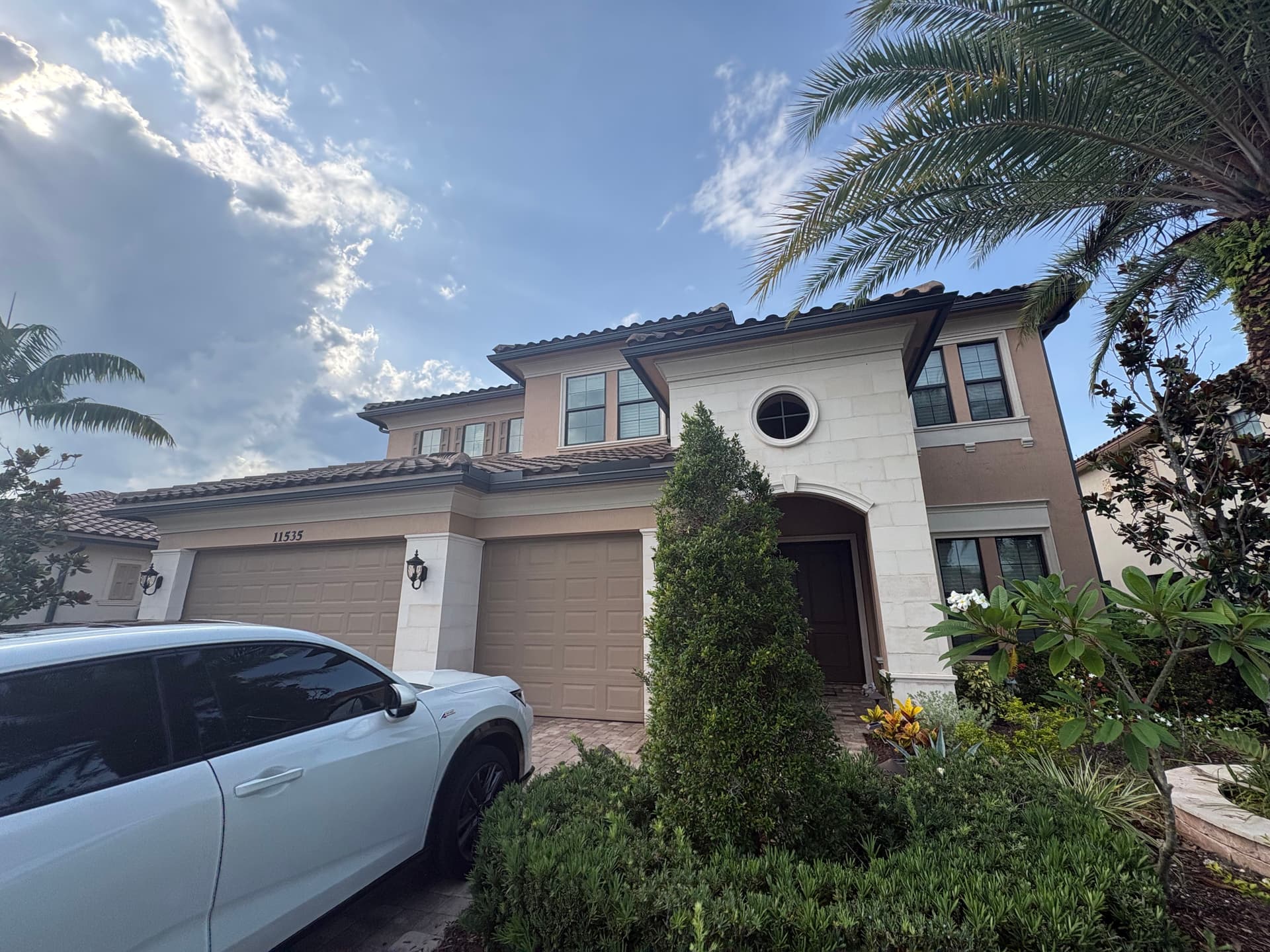 Exterior Window Cleaning That Makes Your Home Look Sharp in Palm Beach County image
