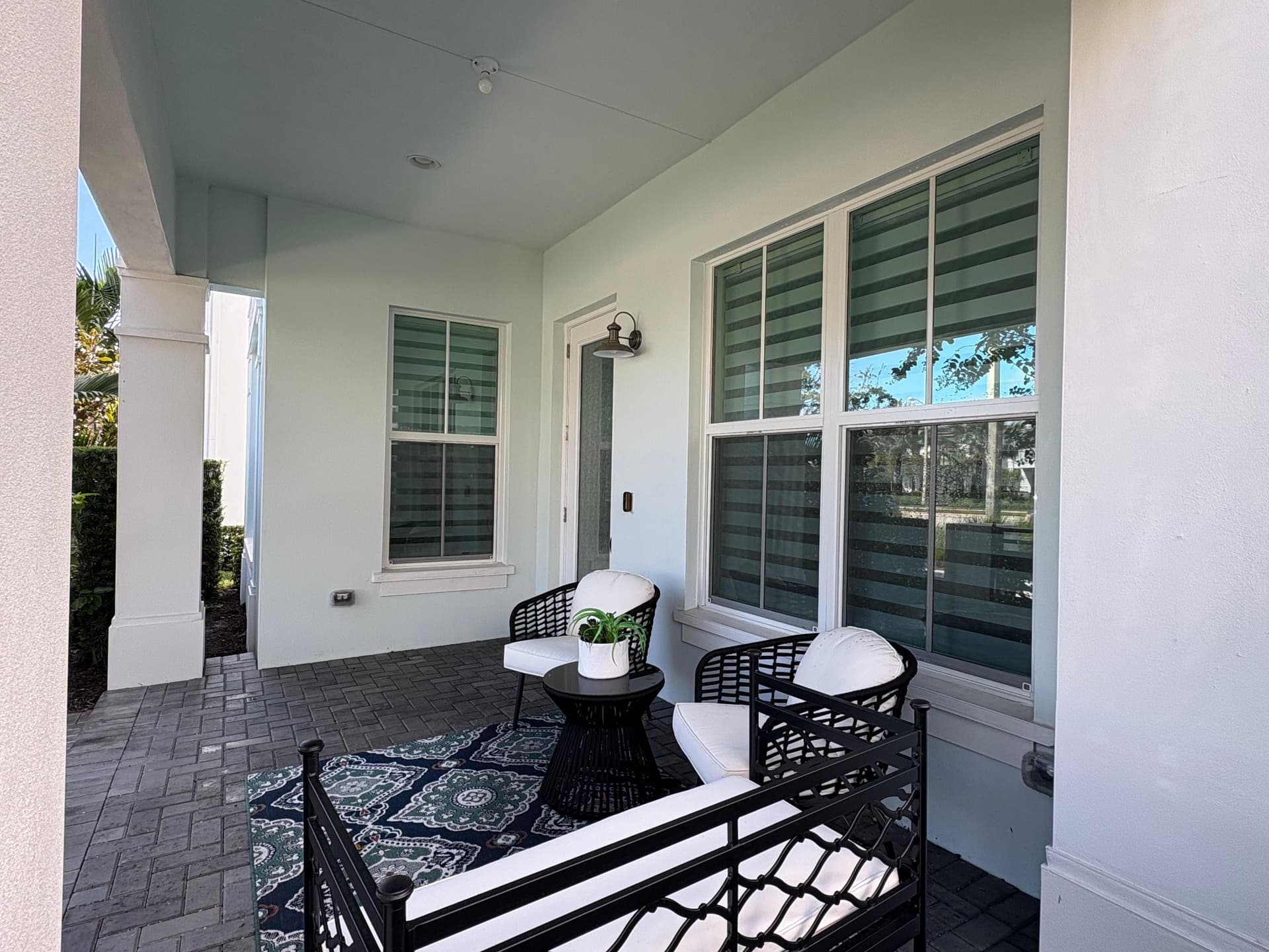 Gallery photos for Shine Bright Alton - Elevating Curb Appeal with Spotless Windows: Image #1