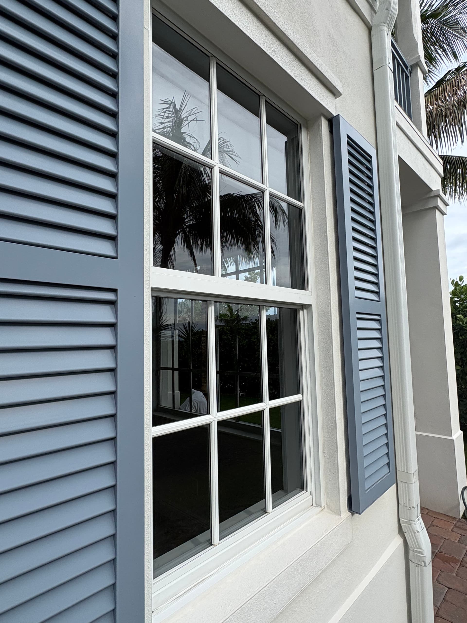 Gallery photos for Salt Air Has Nothing on Clean Windows at This Coastal Home: Image #3