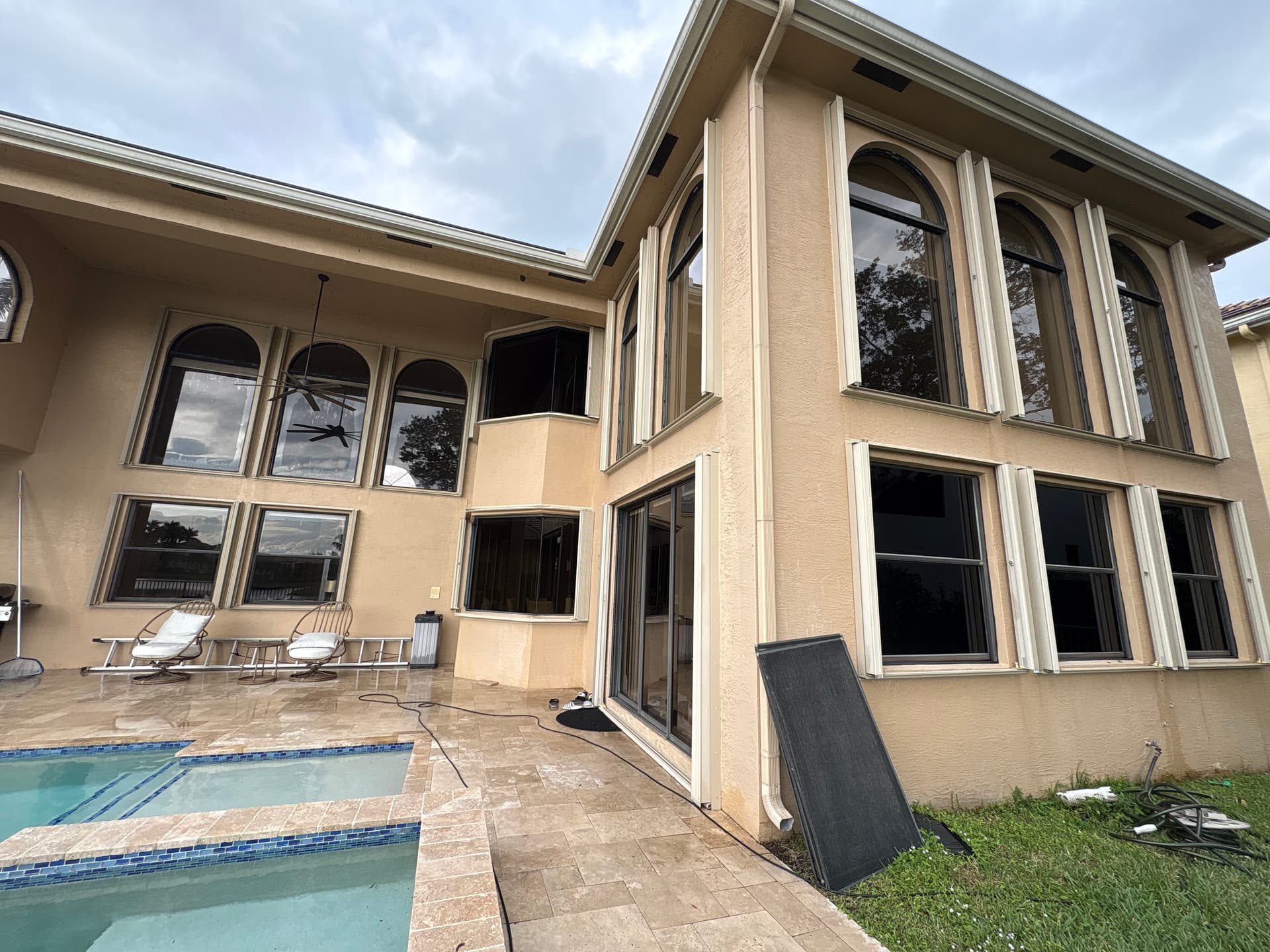 Crystal Clear Window Cleaning for a Pristine Patio image