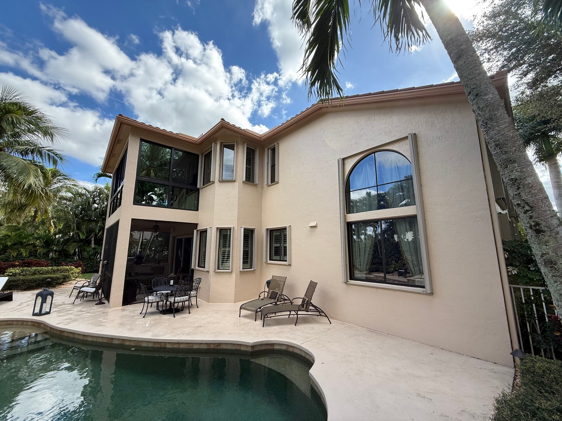 Gallery photos for Sparkling Holiday-Ready Windows: Image #2