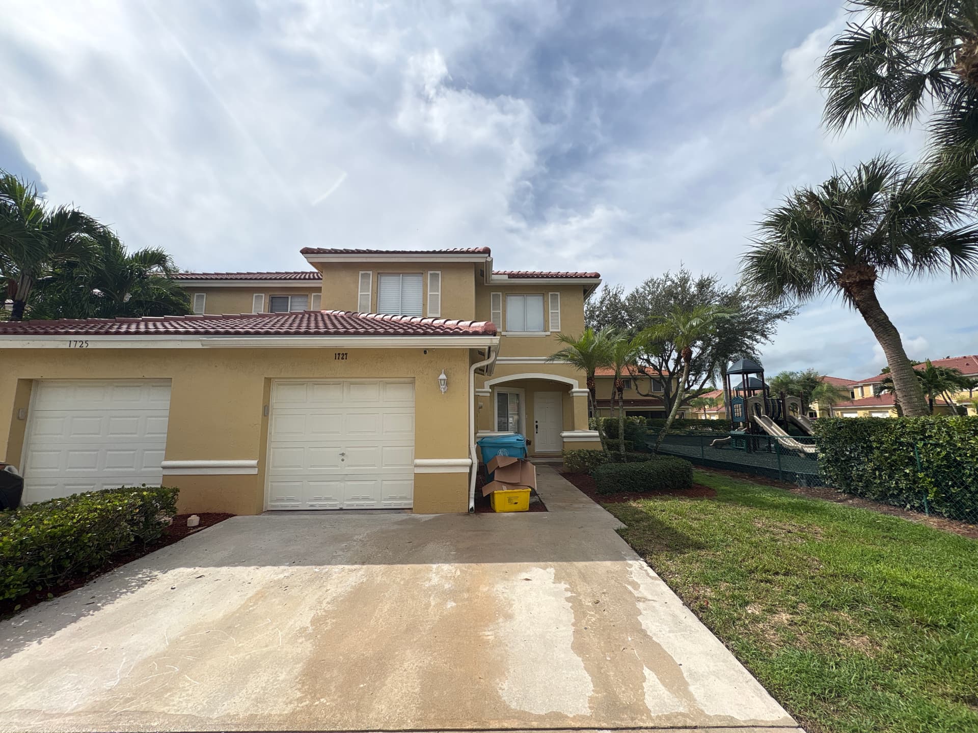 Gallery photos for Streak-Free Window Cleaning Across South Florida Homes: Image #1