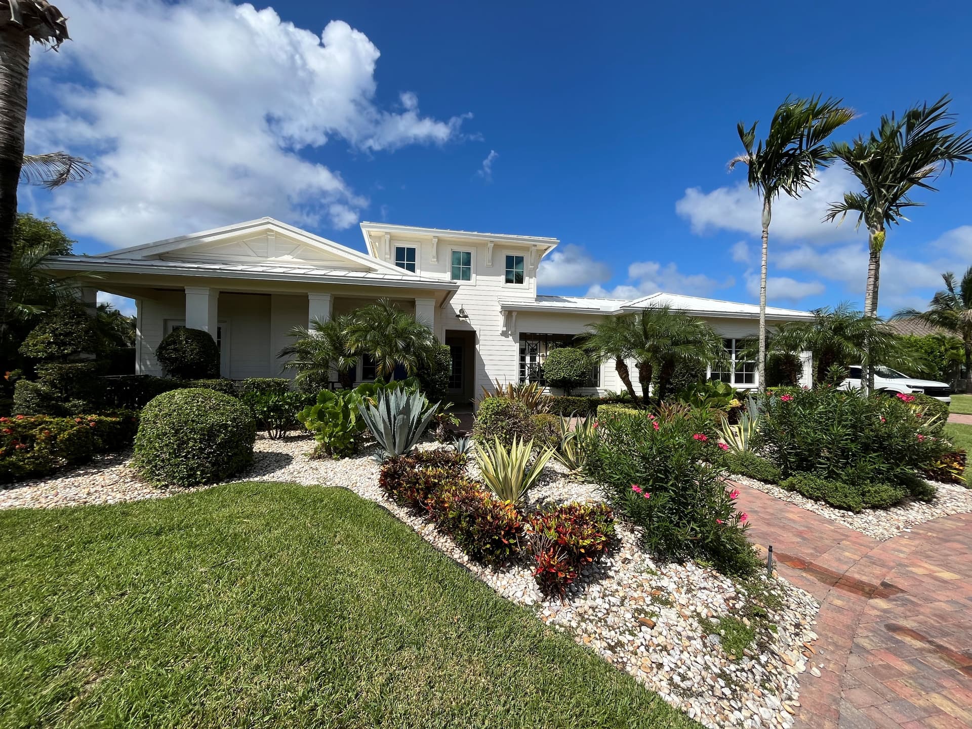 Crystal-Clear Window Cleaning on a Stunning Luxury Property image