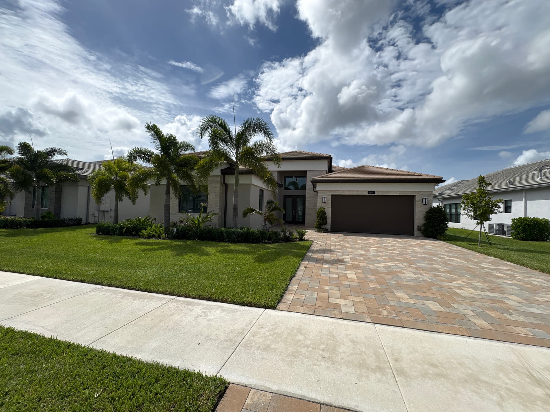 Gallery photos for Exterior Window Cleaning on a Stunning Delray Beach Property: Image #2