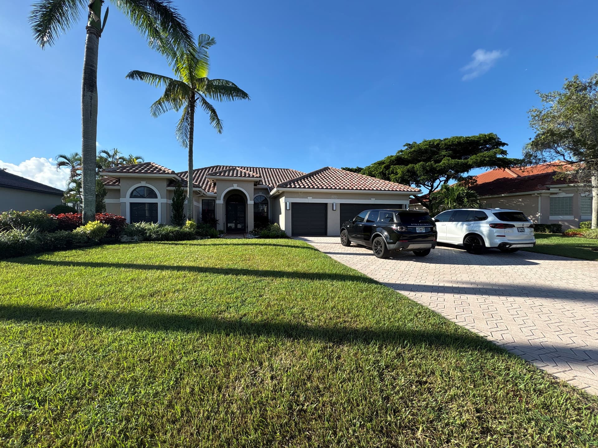 Gallery photos for Full Interior and Exterior Window Cleaning in Palm Beach FL: Image #1