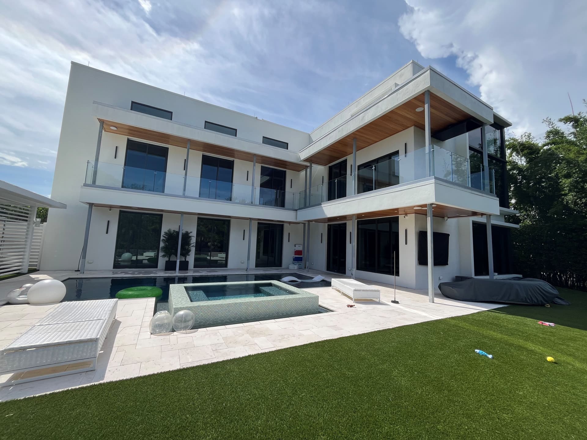Gallery photos for Streak-Free Window Cleaning Across Palm Beach FL Homes: Image #2