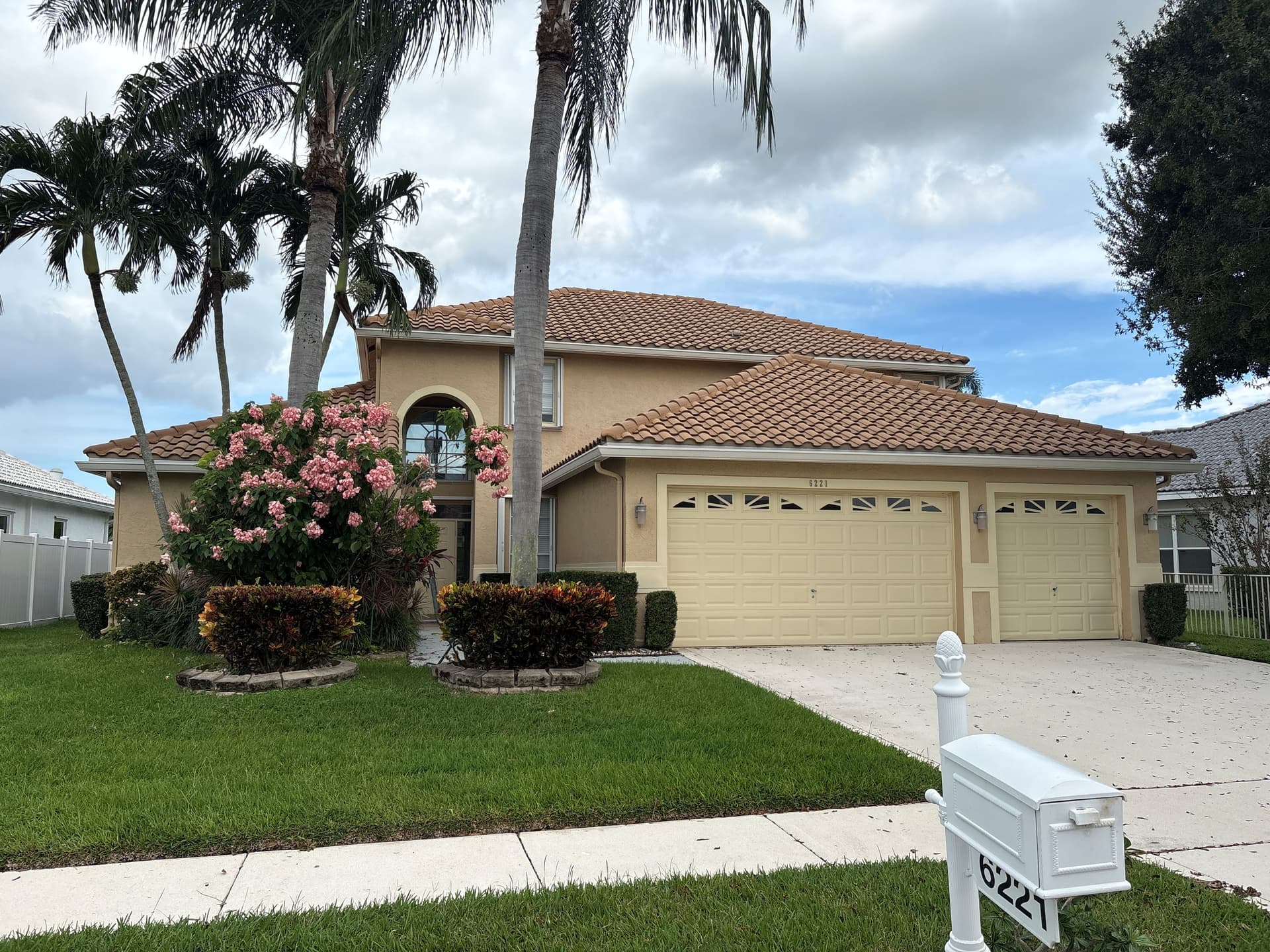 Window Cleaning and Pressure Washing in Greenacres FL image