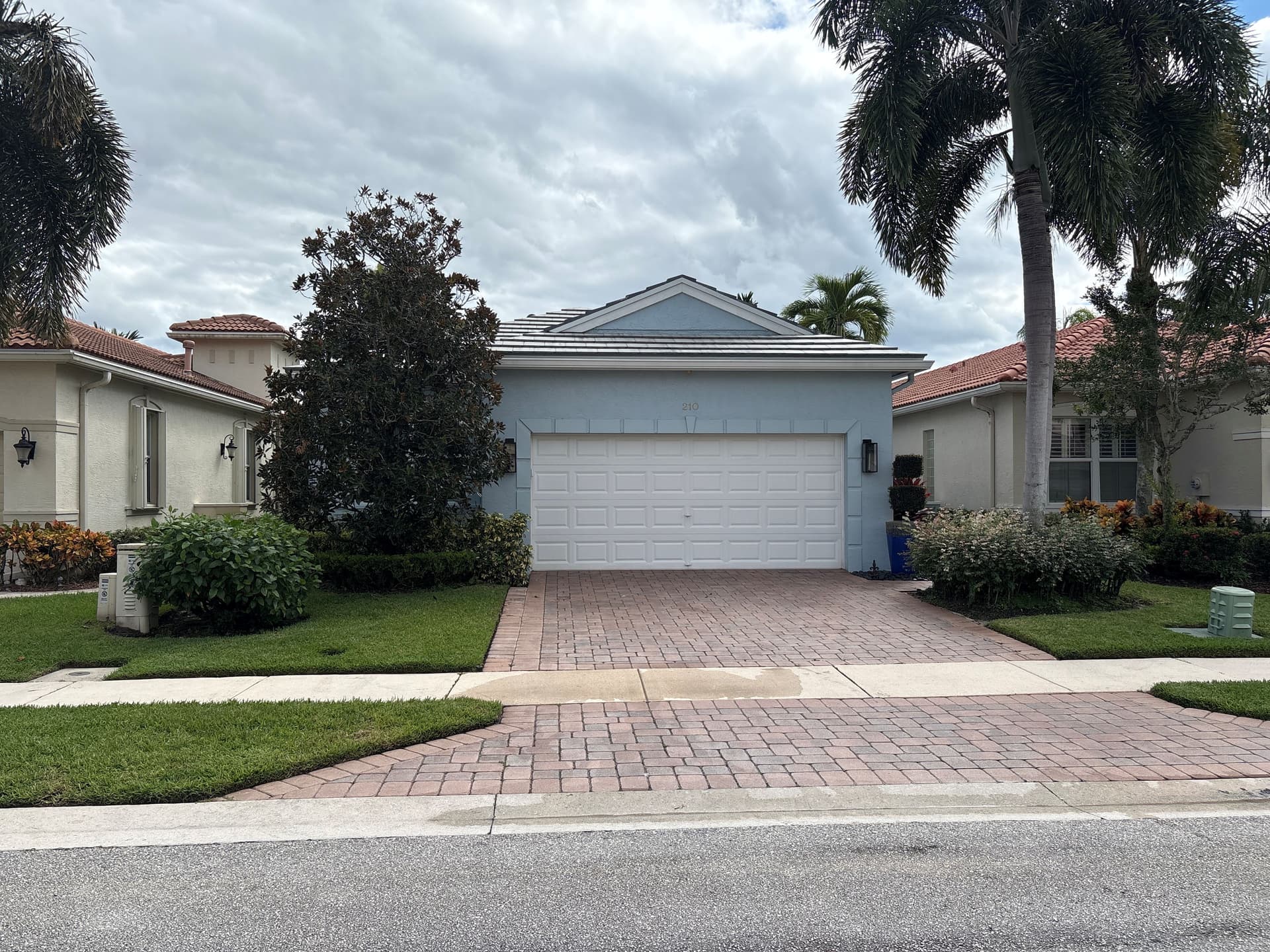 Interior and Exterior Window Cleaning in Palm Beach Gardens image