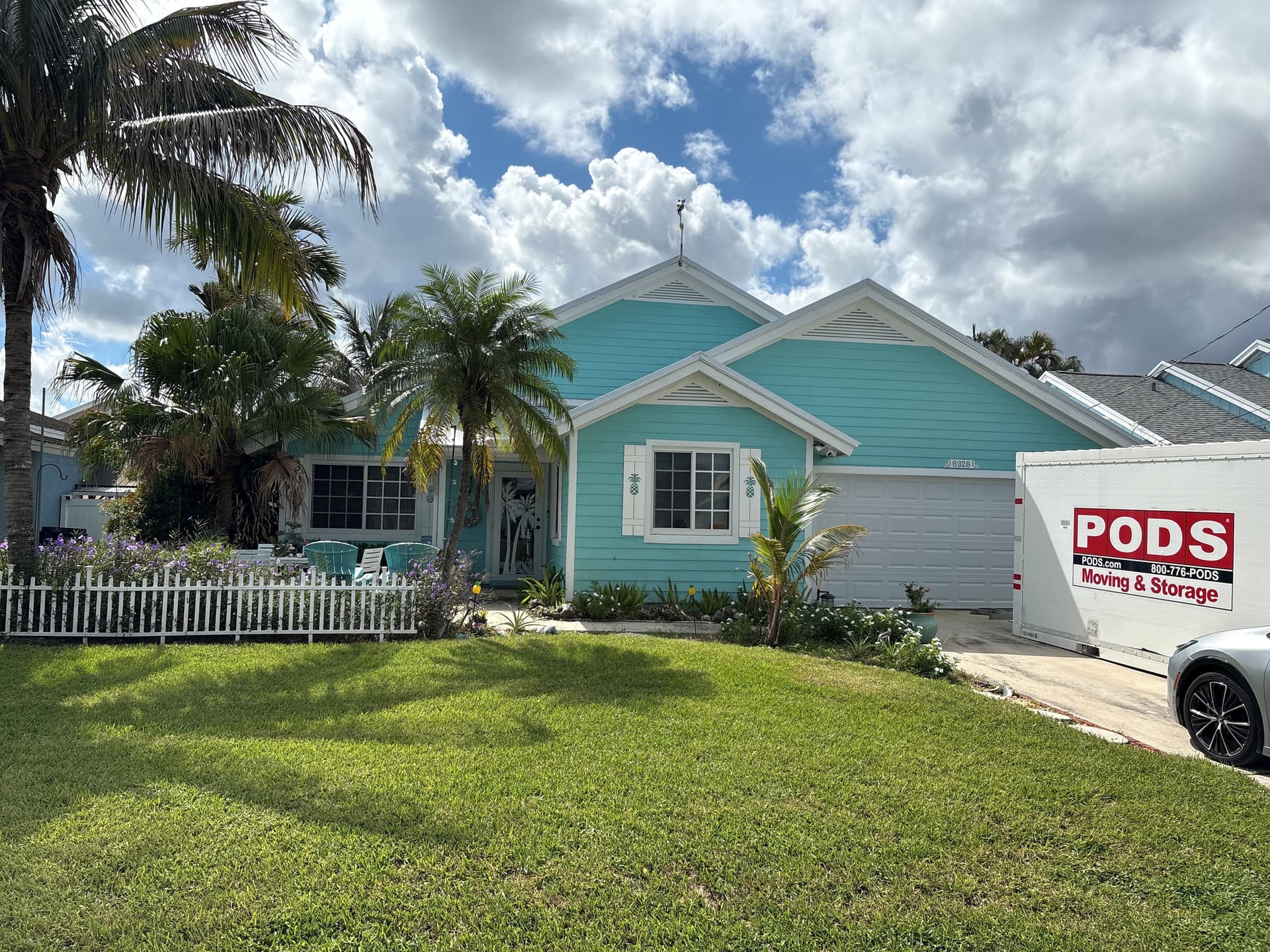 Exterior Window and Screen Cleaning at a Jupiter Coastal Home image