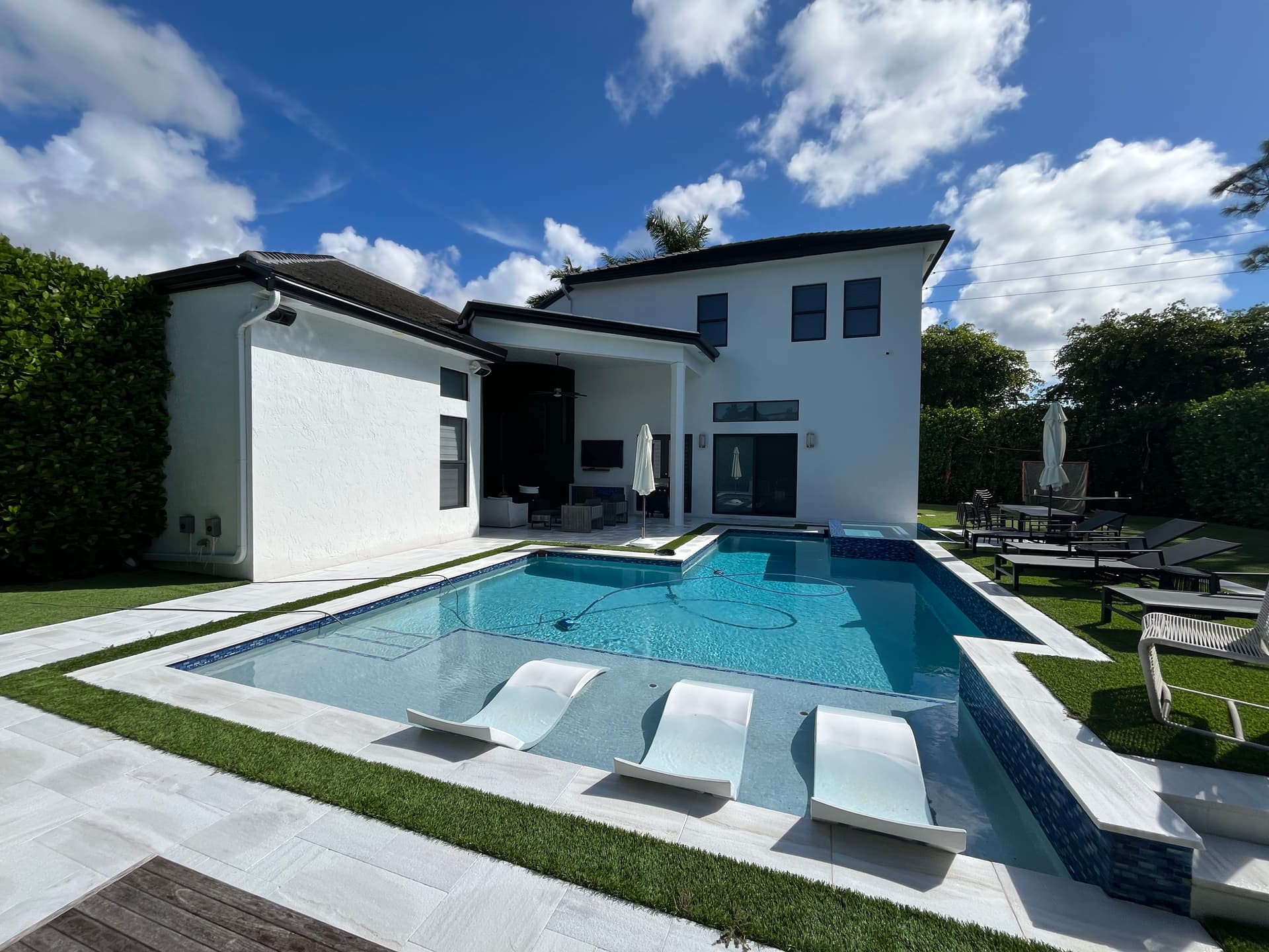 Window Cleaning and Patio Cleaning at a Delray Beach Home image