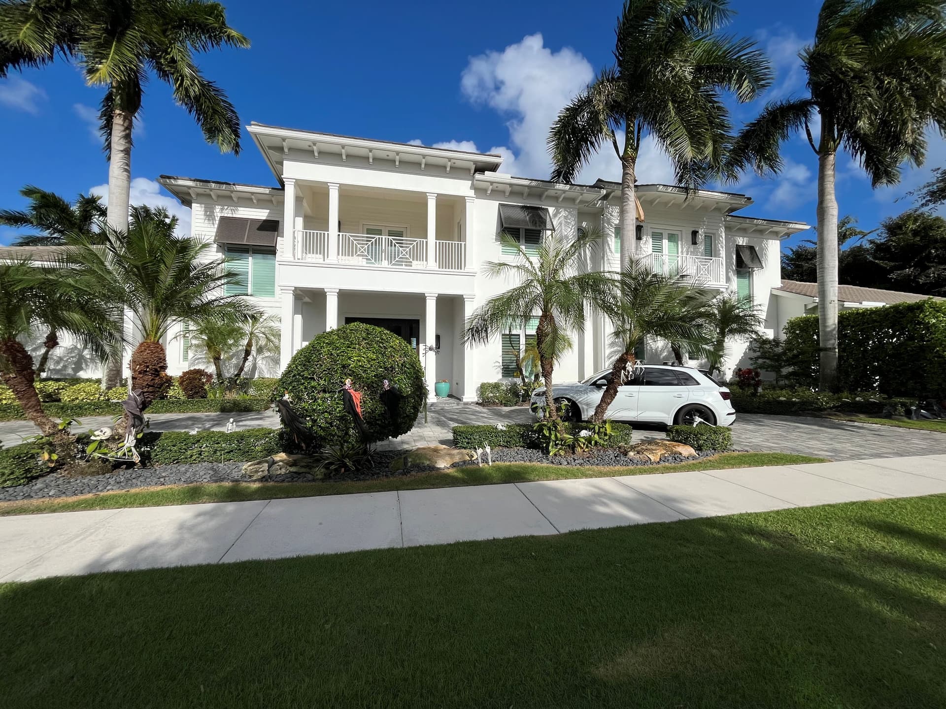 Streak-Free Exterior Window Cleaning at a North Palm Beach Coastal Home image