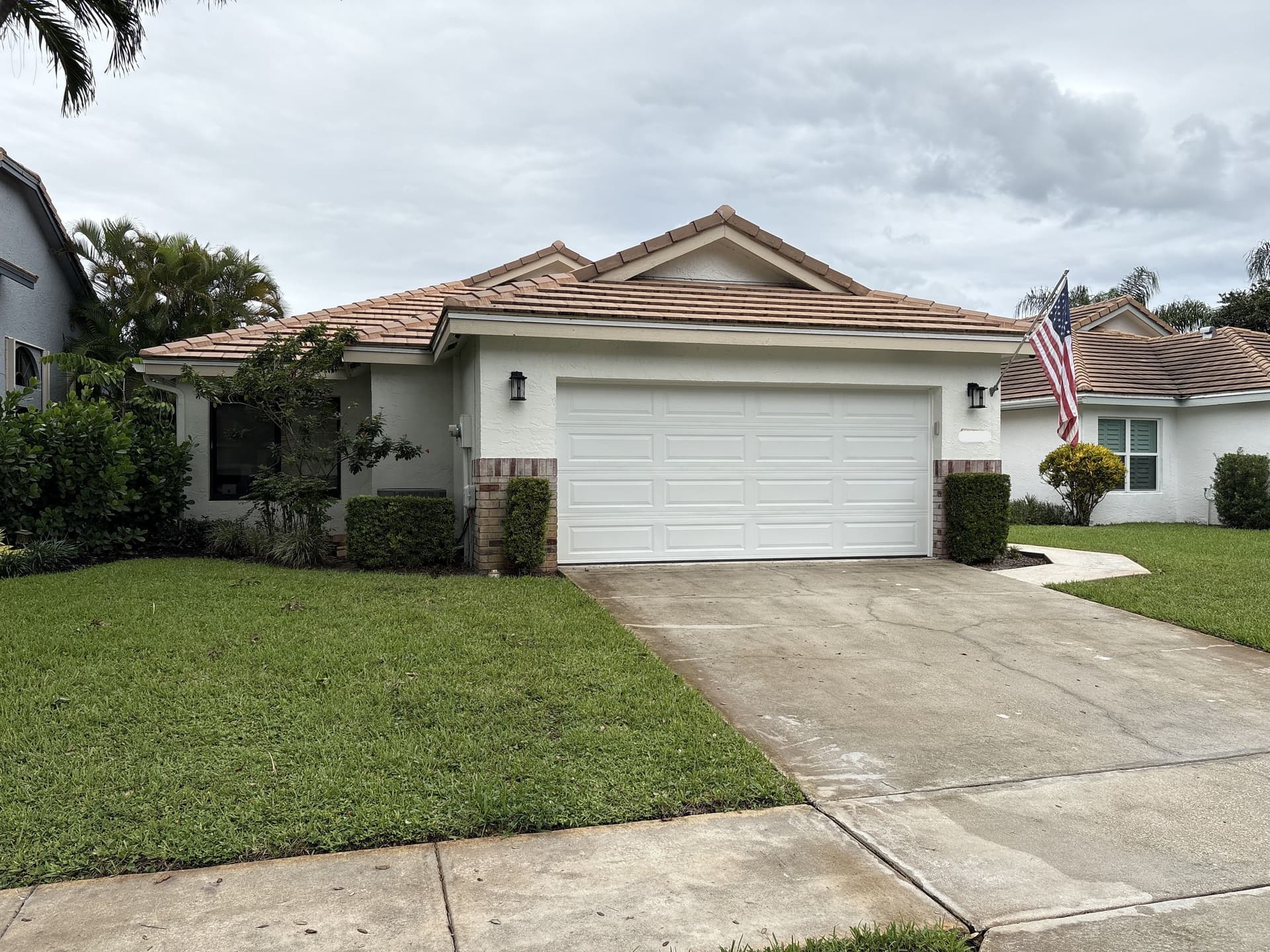 Exterior Window Cleaning Done Right in Delray Beach image