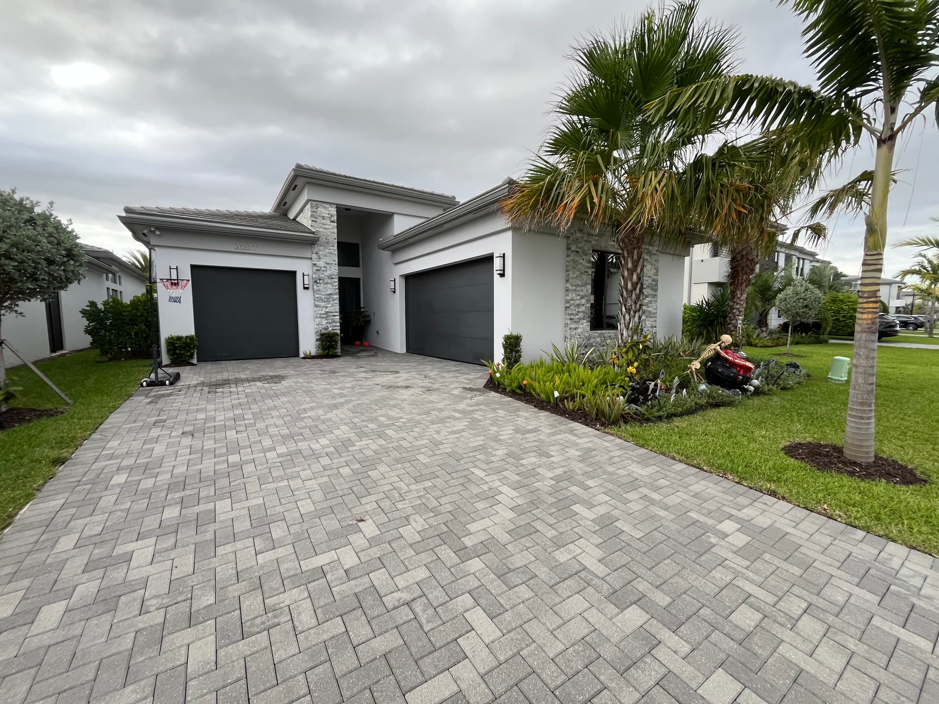 Exterior Window Cleaning and Rust Removal on a Boca Raton Modern Home image