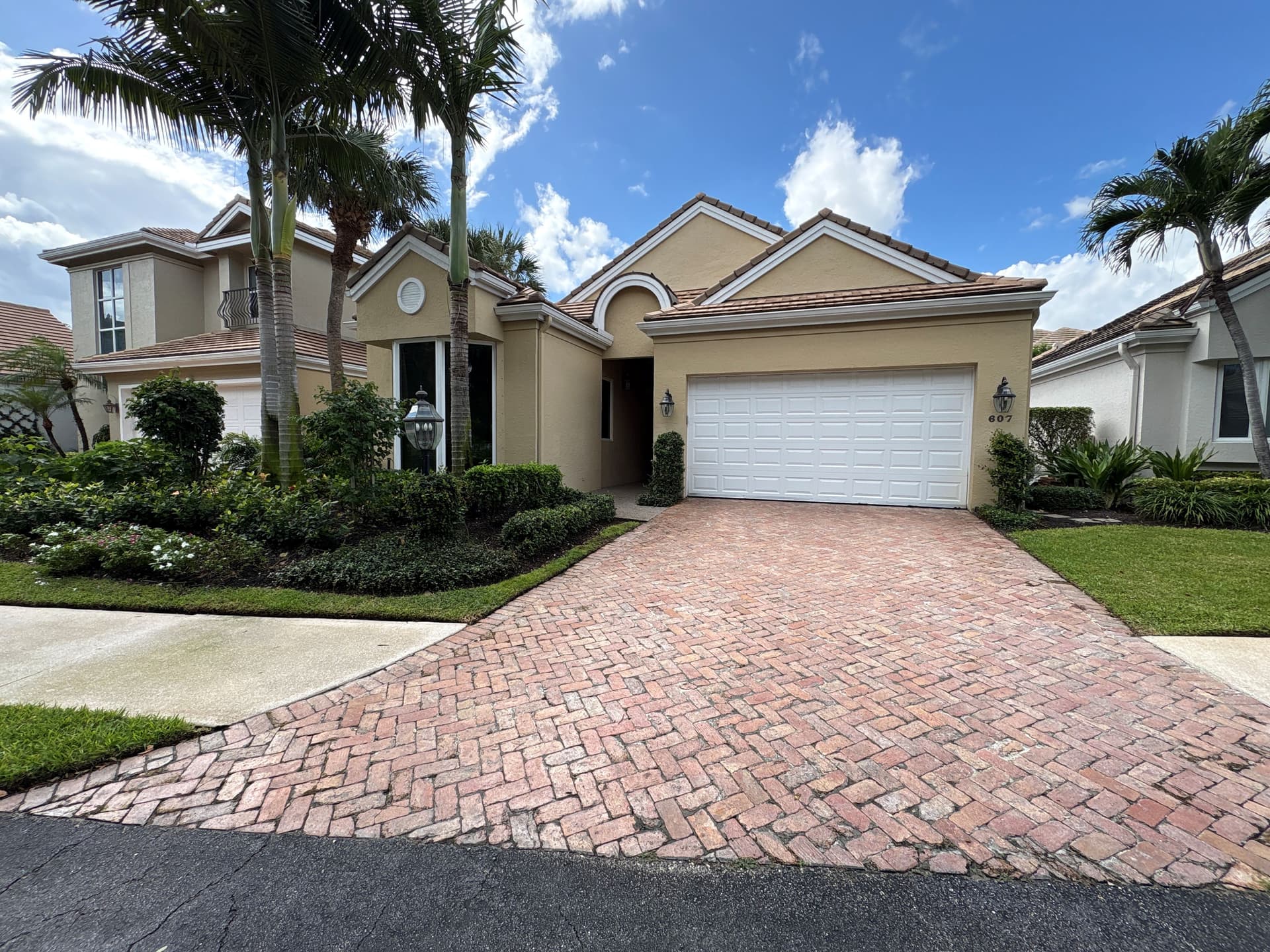 Streak-Free Window Cleaning at a Juno Beach Home image