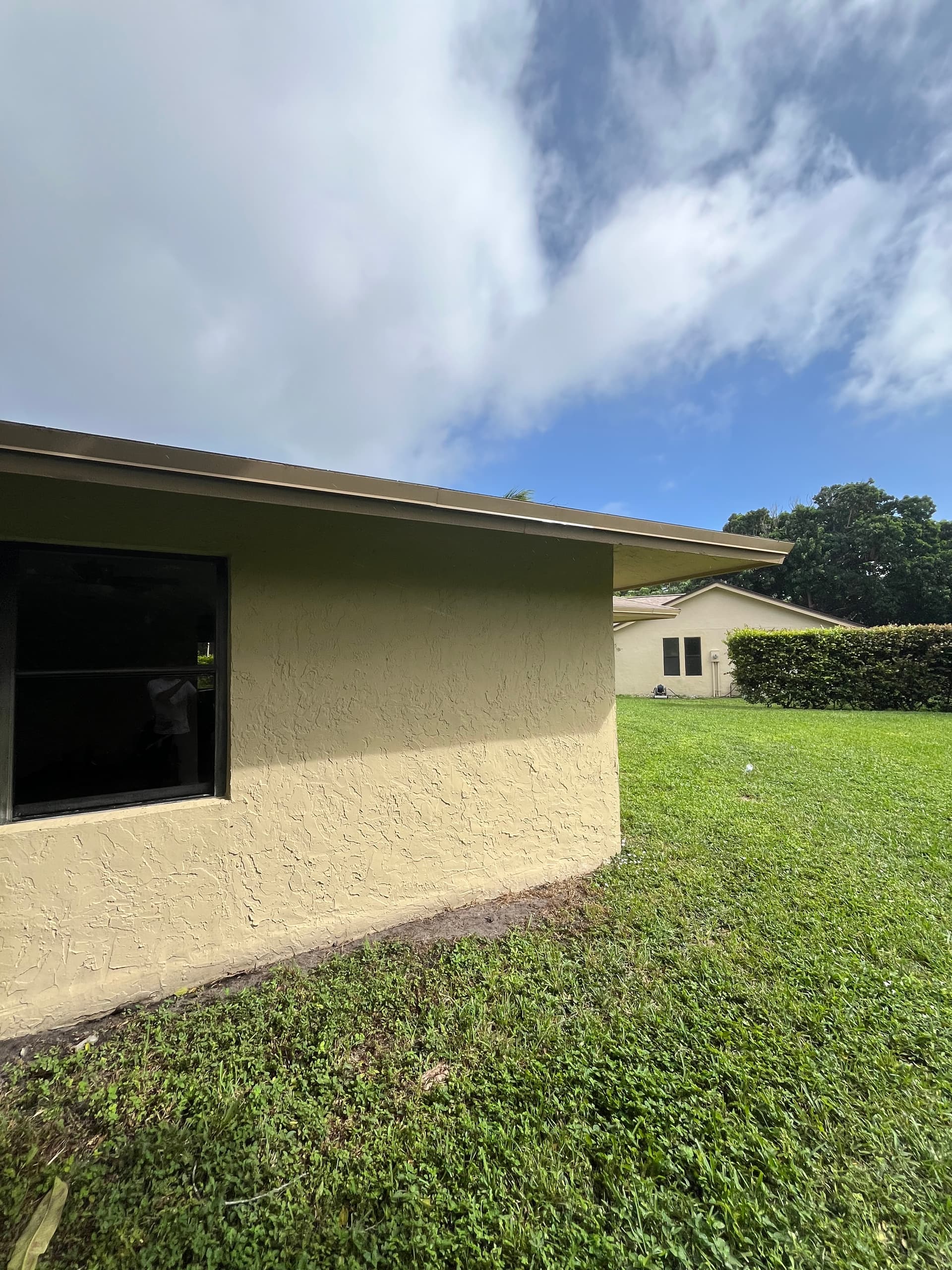 Gallery photos for Driveway Pressure Washing and Window Cleaning in Delray Beach: Image #2